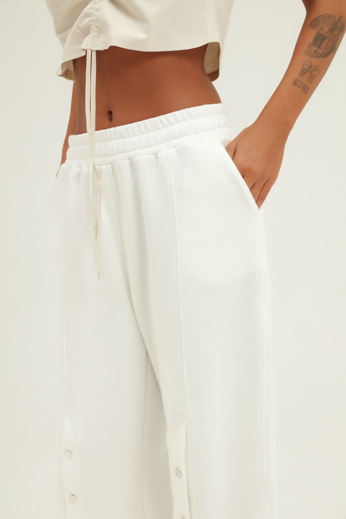 Trousers with details, White, M