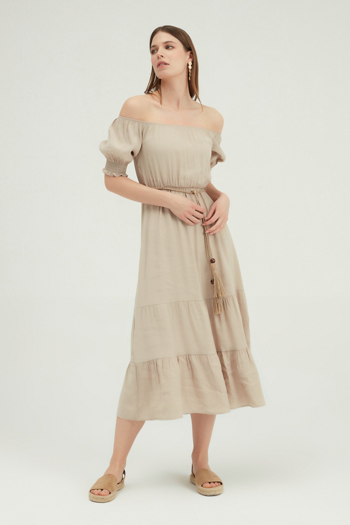 Long dress with a thin belt, Beige, S